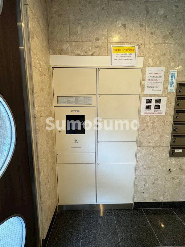 コスモリード大阪本町の外観