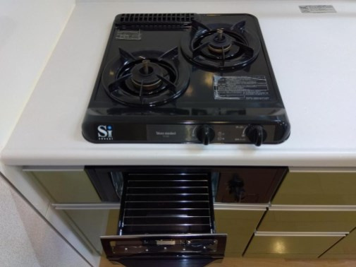 メゾンパルティールのキッチン|コンパクトなキッチンで掃除もラクラク