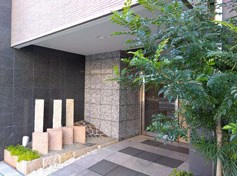 メゾンパルティールのエントランス|建物の内部です