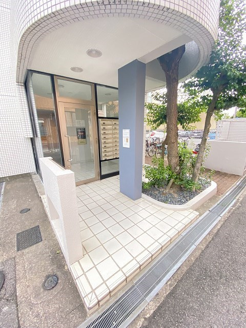 ダイドーメゾン西宮北口Ⅳのエントランス