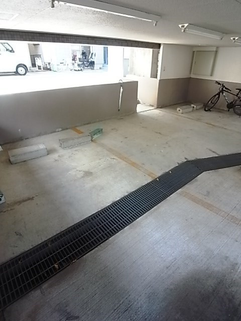 ベルカンポ宝津の駐車場