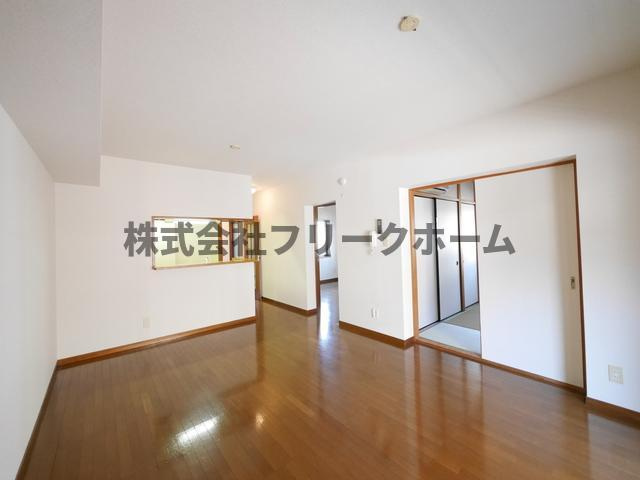 グリーンヒルズの居間・リビング