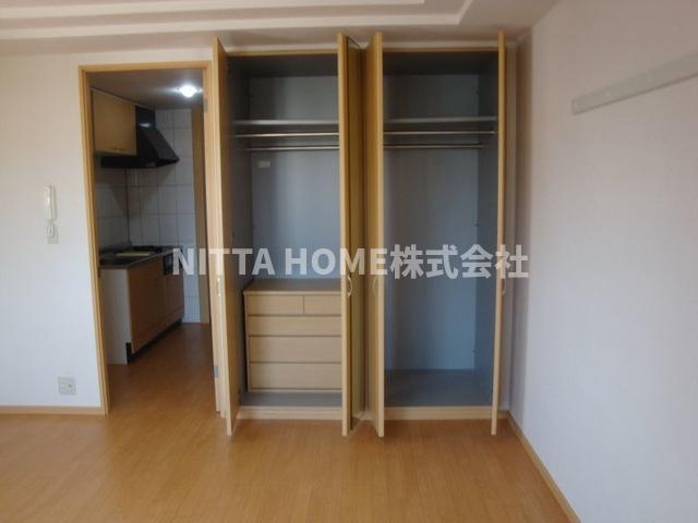 アジュール（ＡＺＵＲＥ）の収納|収納ケース付きのクローゼットも嬉しいです♪