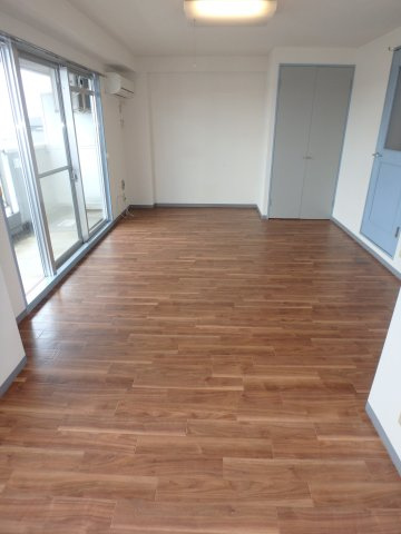 メゾンマロニエの洋室