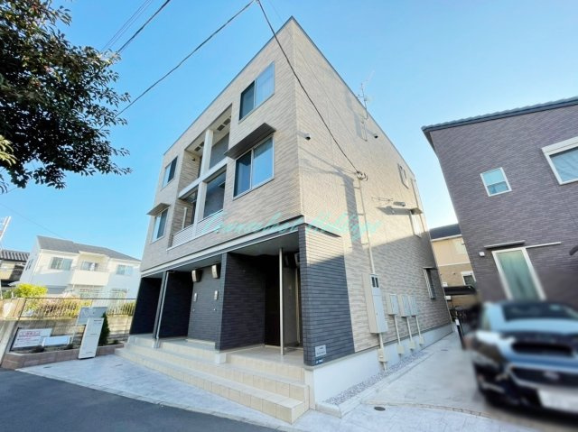 茅ヶ崎市出口町のアパートの外観