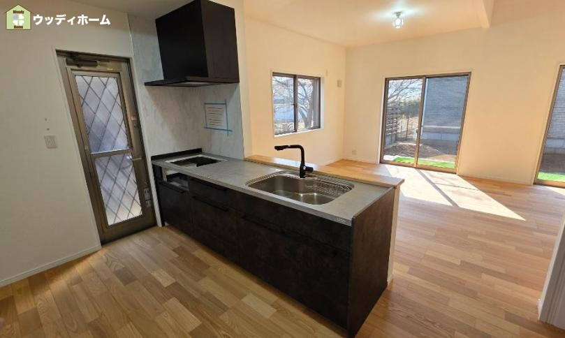 春日部市東中野　中古一戸建てのキッチン