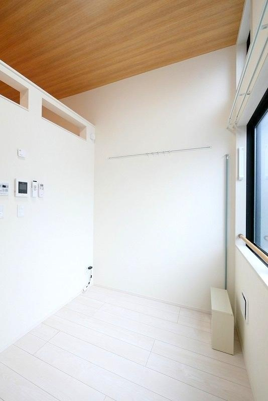 ハーモニーテラス向島Ⅱの居間・リビング