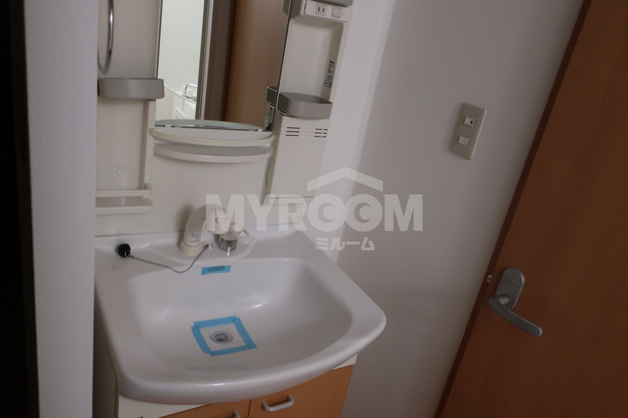 グレイシス東池袋の独立洗面台