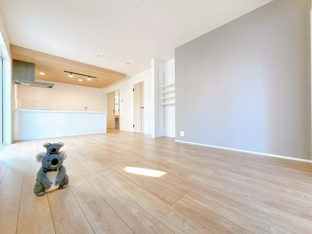 【居間・リビング】 | 前橋市六供町　新築住宅 | 窓を開けるとスッーと爽やかな風を感じるリビング。家族の笑顔が集まる幸せな空間。