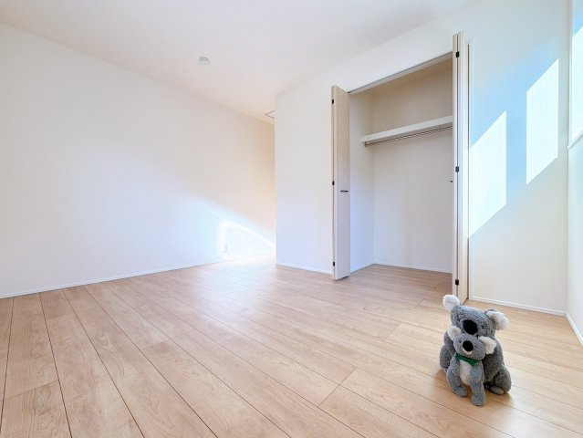 【洋室】 | 前橋市六供町　新築住宅 | 「どんな家具を置こうかな」とワクワクする。好みのこだわりのお部屋にしてじぶんだけの部屋でゆったりと寛げます。