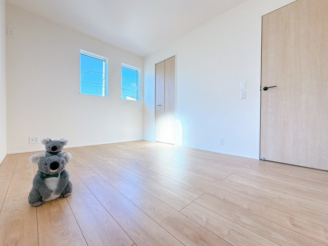 【洋室】 | 前橋市六供町　新築住宅 | 広さはお子様の勉強部屋にも適した広さ！
勉強机や本棚などの家具を置いてもフリースペースも確保することができます。