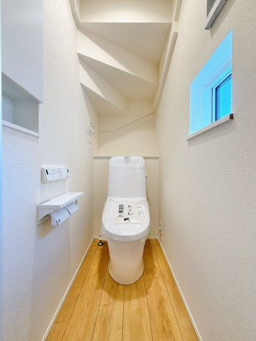 【トイレ】 | 前橋市六供町　新築住宅 | 清潔感にあふれた空間と機能的な洗浄装置。毎日何度も使う場所だから快適に。便利に。