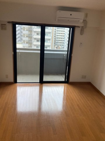 ピュアドーム箱崎ステーションの居間・リビング