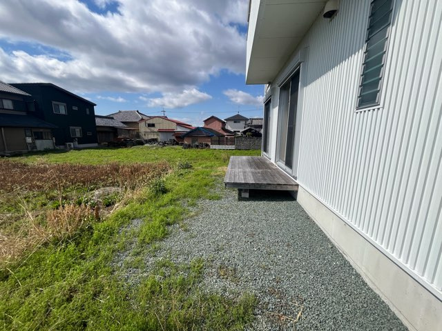 南国市上野田　中古一戸建ての庭