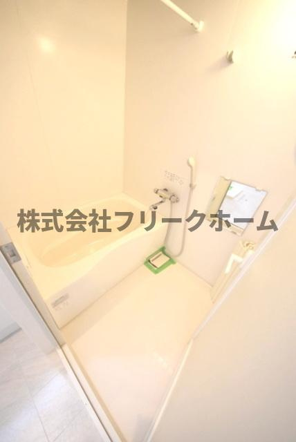 小金井市梶野町４丁目の賃貸マンションの浴室