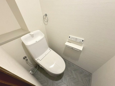 【トイレ】 | レックスマンション住之江公園 | トイレには温水洗浄便座が設置されています♪