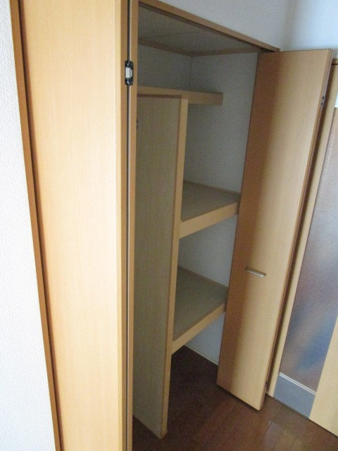 メゾン南林間Ⅱの収納