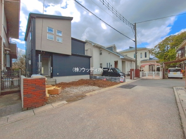 春日部市下蛭田4期　新築一戸建ての前面道路含む現地写真
