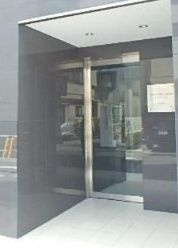 【エントランス】 | グレイスコート寿宝 | 落ち着いたエントランスです