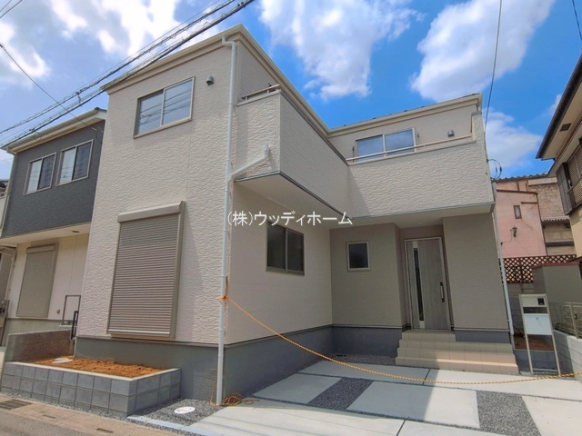 越谷市南荻島　新築一戸建ての外観