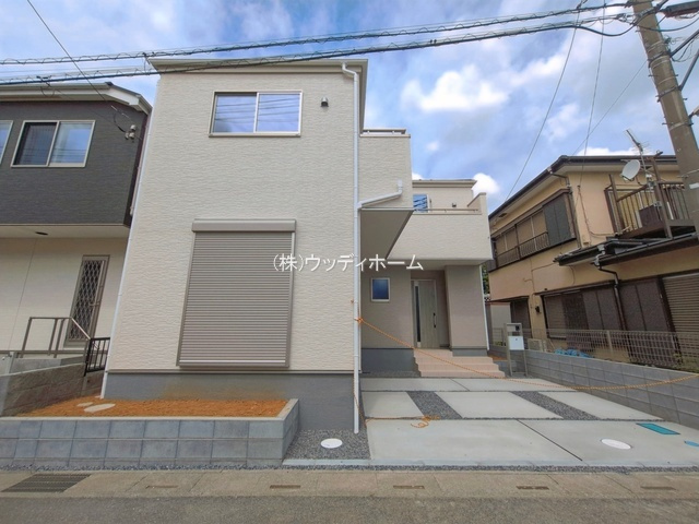 越谷市南荻島　新築一戸建ての外観