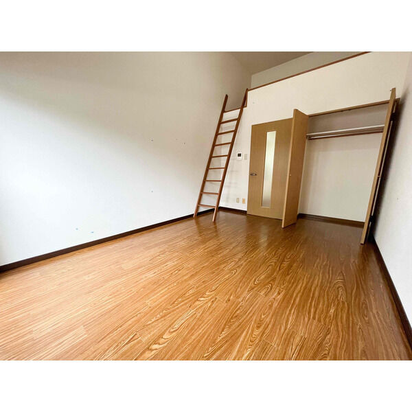 ファーストビレッジの居間・リビング