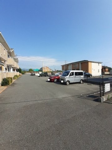 ヴィヴァーチェ　Ｂの駐車場