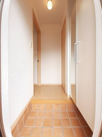 ヴィヴァーチェ　Ｂの玄関