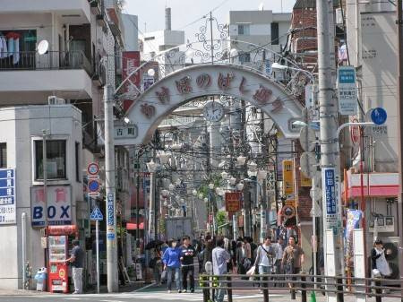 新宿区市谷台町の賃貸マンションの周辺