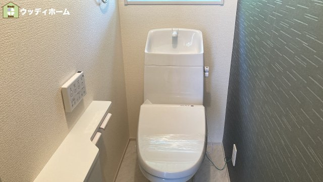 越谷市赤山町2丁目　新築一戸建てのトイレ