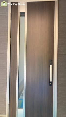 越谷市赤山町2丁目　新築一戸建ての玄関