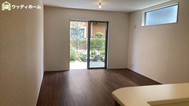 越谷市赤山町2丁目　新築一戸建ての居間・リビング