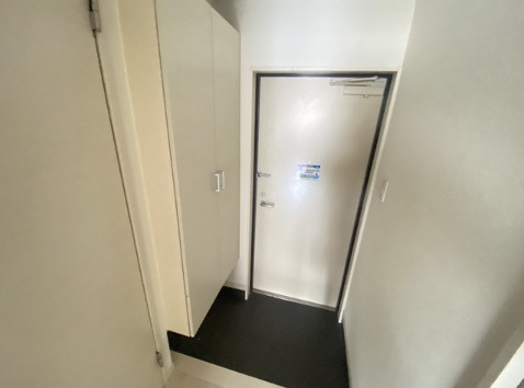 セブンプロート庚午の玄関