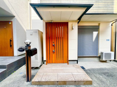 【玄関】 | 大阪市東住吉区田辺１丁目　中古戸建 | 室内は新規リフォーム後のお渡しになります♪【2026年2月撮影】