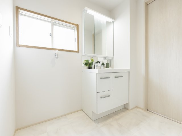 福島市方木田字石田の独立洗面台