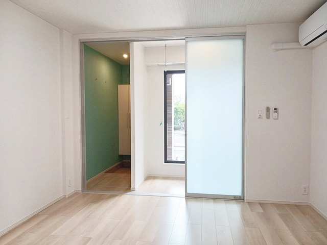 藤沢市辻堂元町２丁目のアパートの居間・リビング