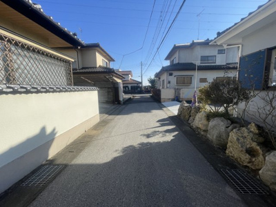 【前面道路含む現地写真】 | 真岡市長田3LDK中古住宅