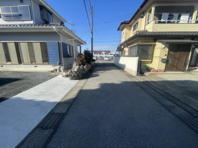 【前面道路含む現地写真】 | 真岡市長田3LDK中古住宅