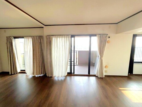 ライオンズマンション築地口弐番館の居間・リビング