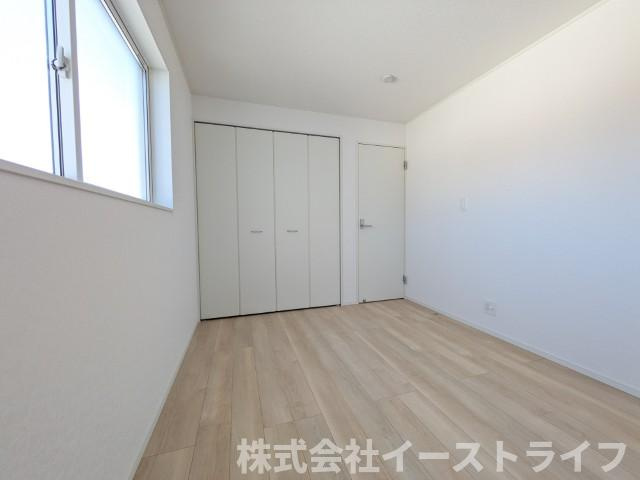 【新築戸建】　いわき市常磐西郷町第10　全10棟の子供部屋|2号棟写真　家具などのインテリアともマッチしておしゃれ感が出しやすく、身の回りの整理がしやすいのも洋室の魅力です◎