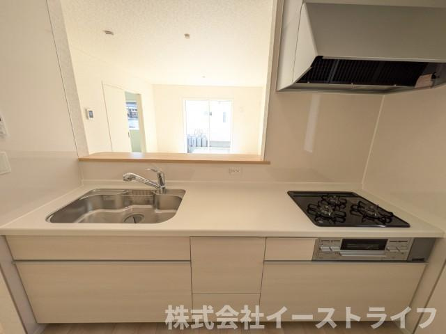 【新築戸建】　いわき市常磐西郷町第10　全10棟のキッチン|2号棟写真　お掃除がしやすいのもシステムキッチンの魅力です(^^)/