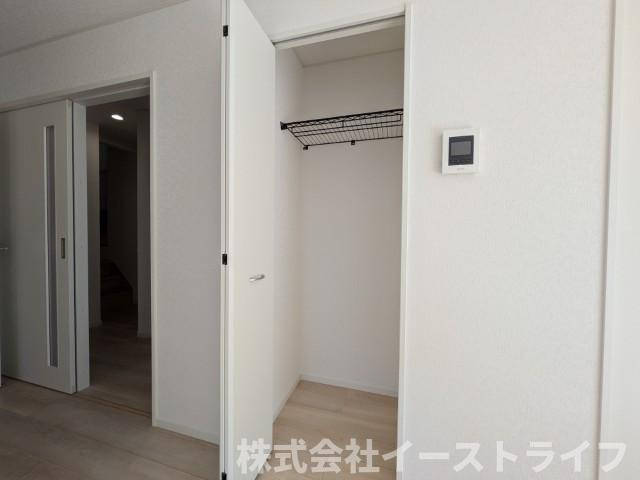 【新築戸建】　いわき市常磐西郷町第10　全10棟の収納|2号棟写真　リビングや2階ホールにも収納スペースがあり、大変重宝します！