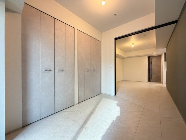 アーバネックス堺筋本町の洋室