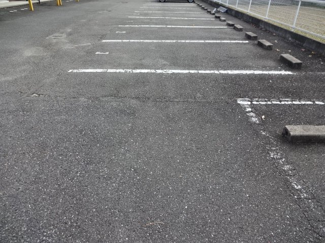 ウエストヒルズの駐車場