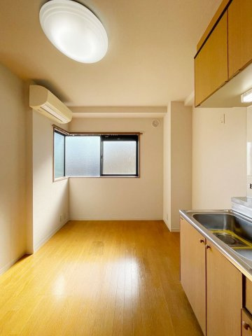 ライツェント広尾の居間・リビング|同タイプ別号室のもの、実際の部屋と仕様等が異なる場合あり。