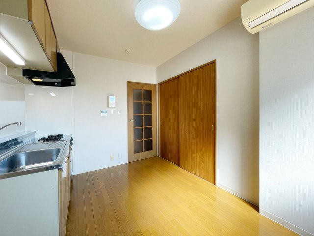 ライツェント広尾の居間・リビング|同タイプ別号室のもの、実際の部屋と仕様等が異なる場合あり。