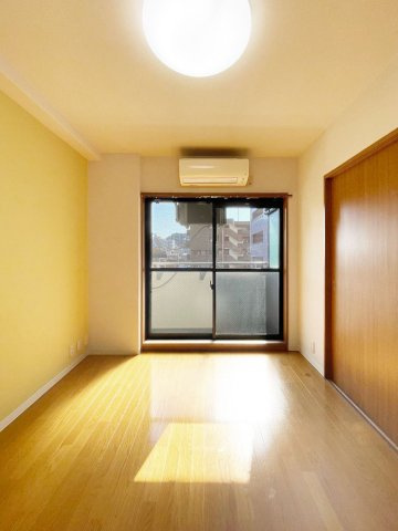 ライツェント広尾の洋室|同タイプ別号室のもの、実際の部屋と仕様等が異なる場合あり。