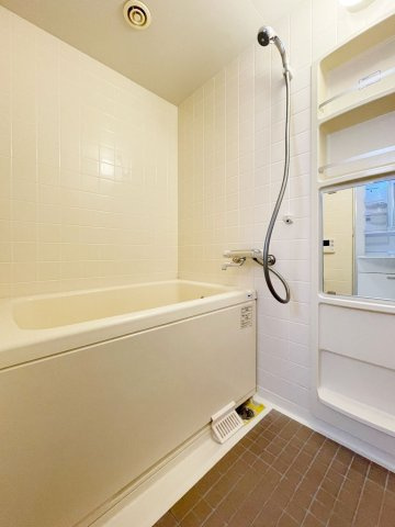 ライツェント広尾の浴室|同タイプ別号室のもの、実際の部屋と仕様等が異なる場合あり。