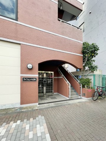 ライツェント広尾のエントランス|毎日通るエントランスはこのようになっています