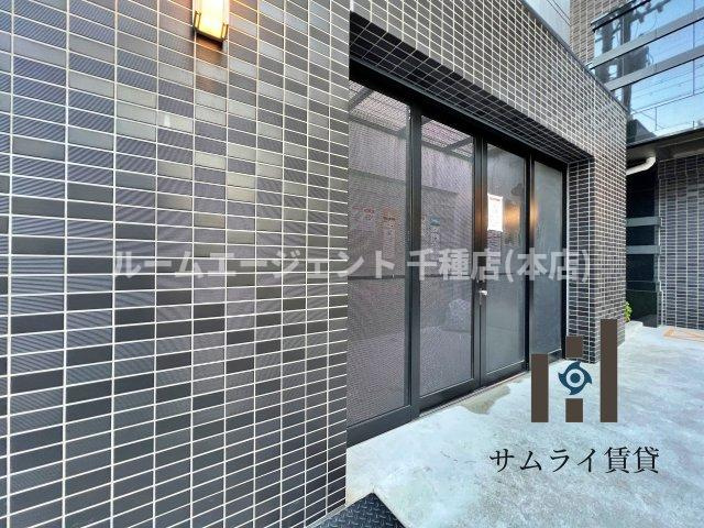 プレサンス鶴舞ファーストのエントランス